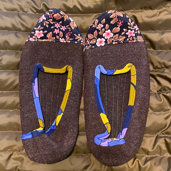 Brand new unique hand made Bulgarian slippers - Picture 2 of 5